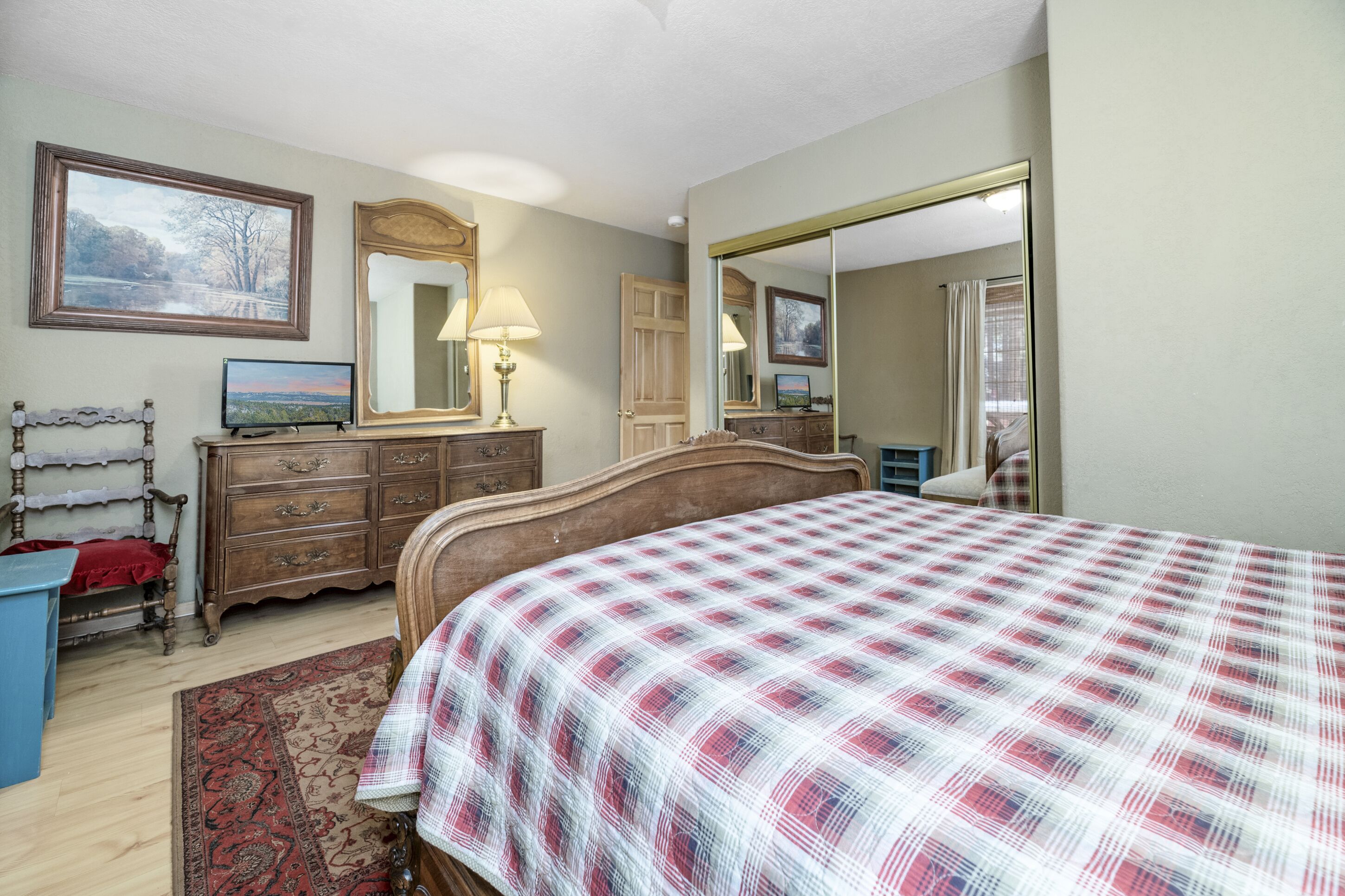 Cabin, 4 Bedrooms | 4 bedrooms, iron/ironing board, bed sheets