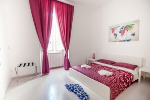 5 bedrooms, Egyptian cotton sheets, premium bedding, down duvets - Speciale Guesthouse (Rome)
