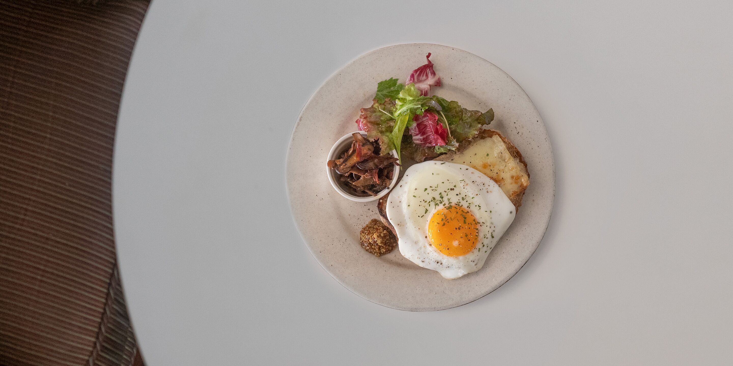 daily continental breakfast (jpy 1500 per person)