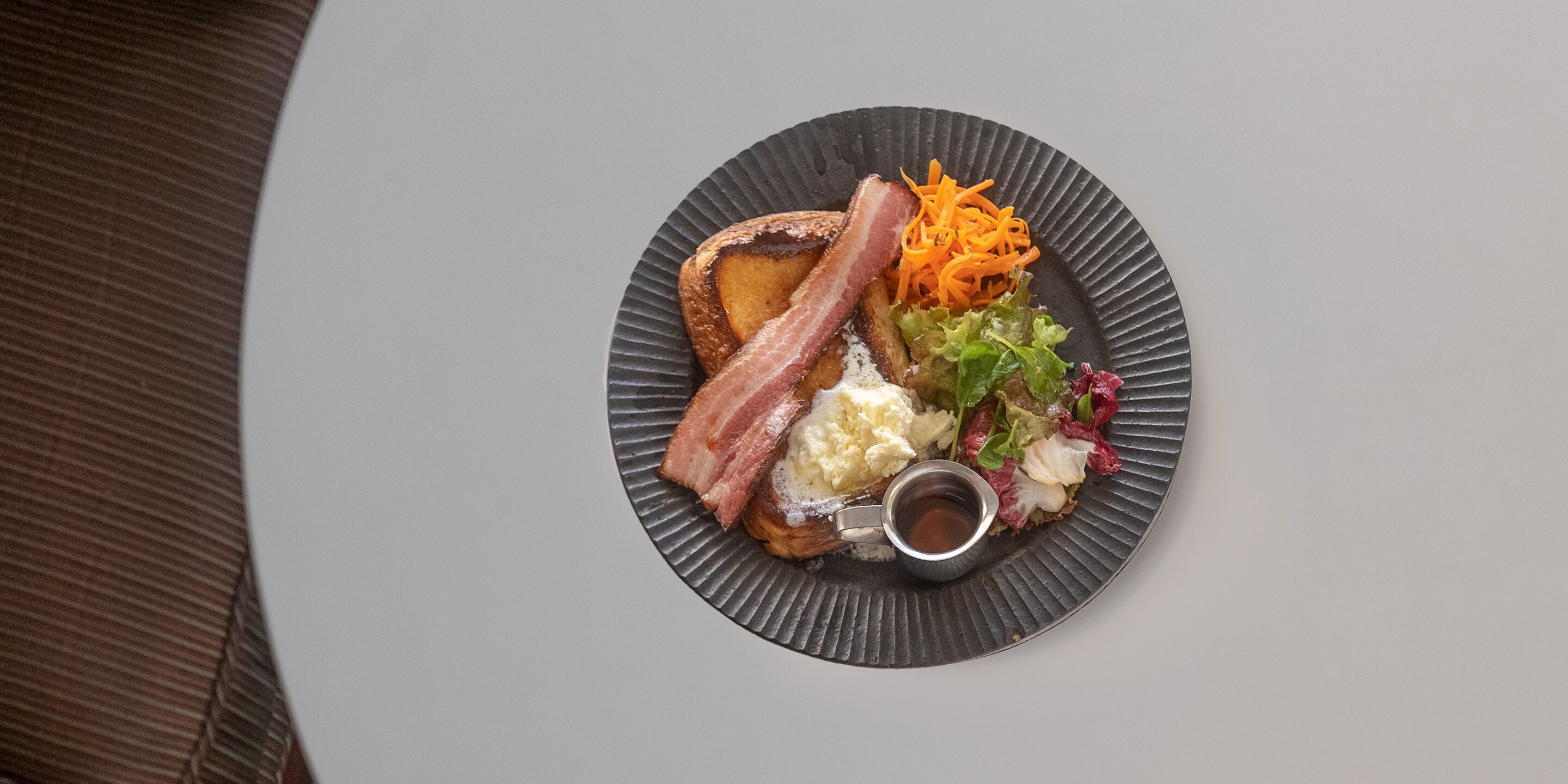 daily continental breakfast (jpy 1500 per person)