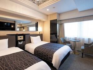 Desk, free WiFi, bed sheets - APA Hotel Nihombashi Bakurocho Ekikita (Tokyo)