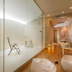 Sauna, bain à remous, hammam, soins corporels, soins d'hydrothérapie