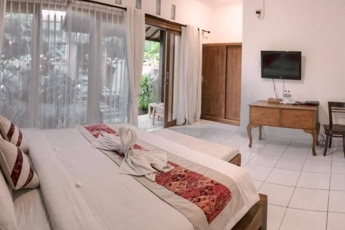 Villa Deluxe | 1 camera, una cassaforte in camera, una scrivania, Wi-Fi gratuito