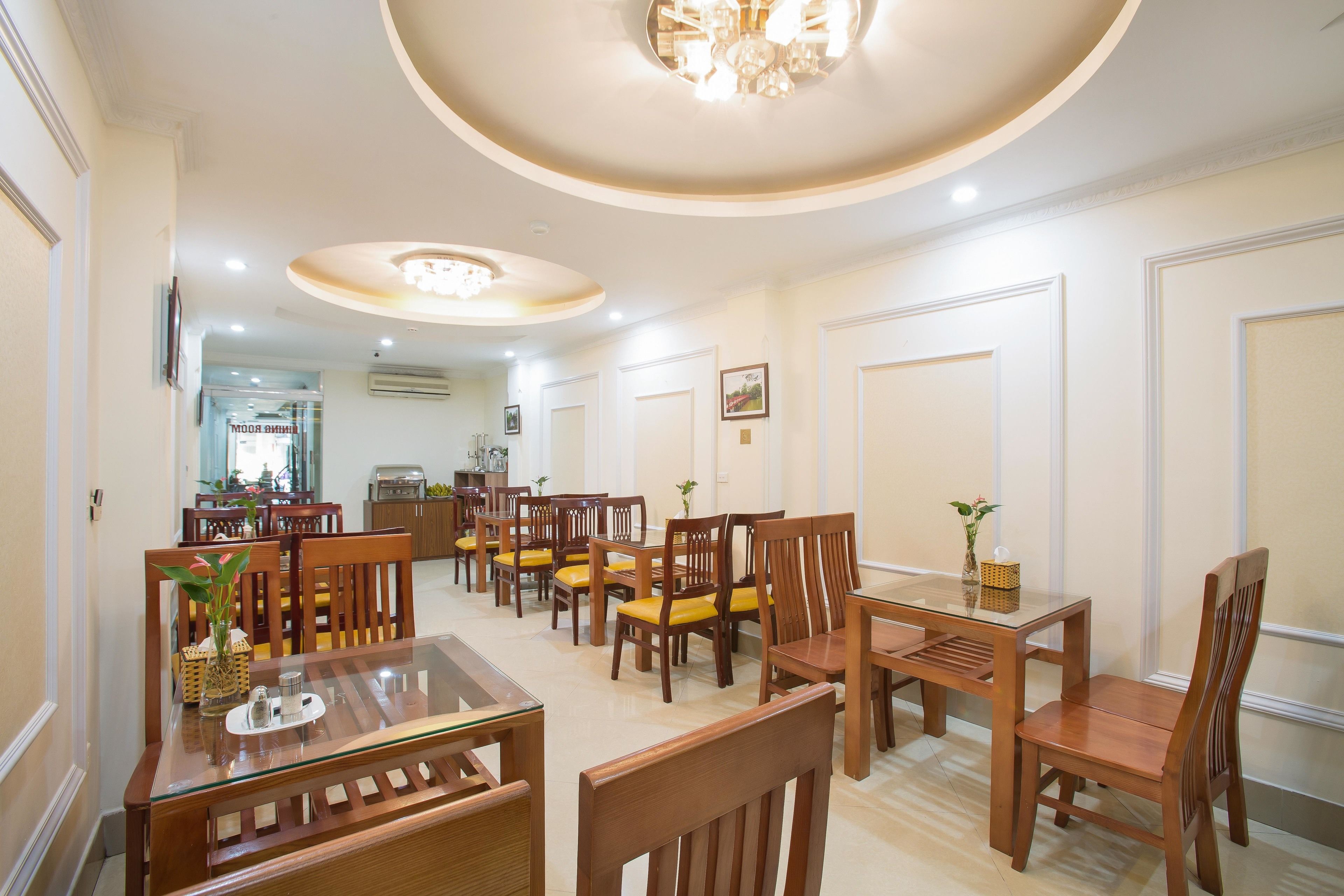 daily continental breakfast (vnd 100000 per person)