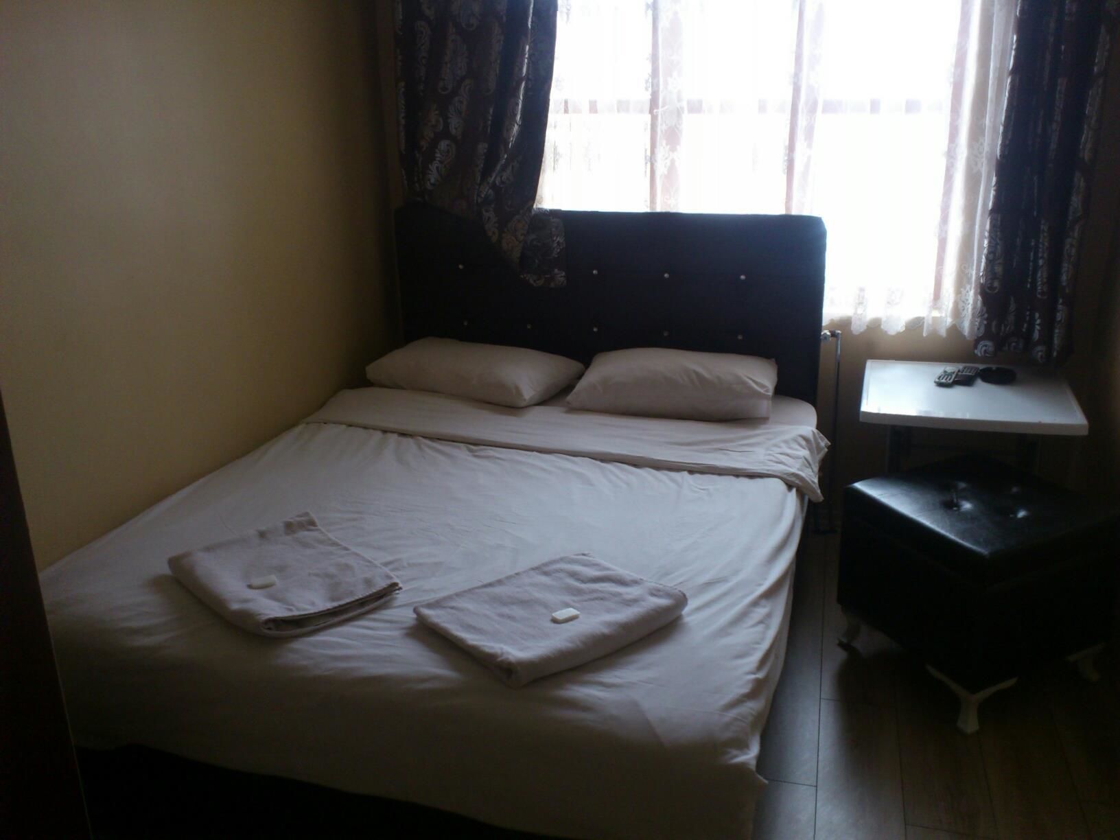 Standaard eenpersoonskamer | Een bureau, een strijkplank/strijkijzer, gratis babybedden, gratis wifi