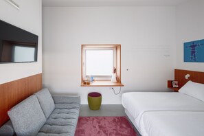 Kamar Twin, Beberapa Tempat Tidur, Bebas Asap Rokok | Seprai premium, busa memori, minibar, dan brankas