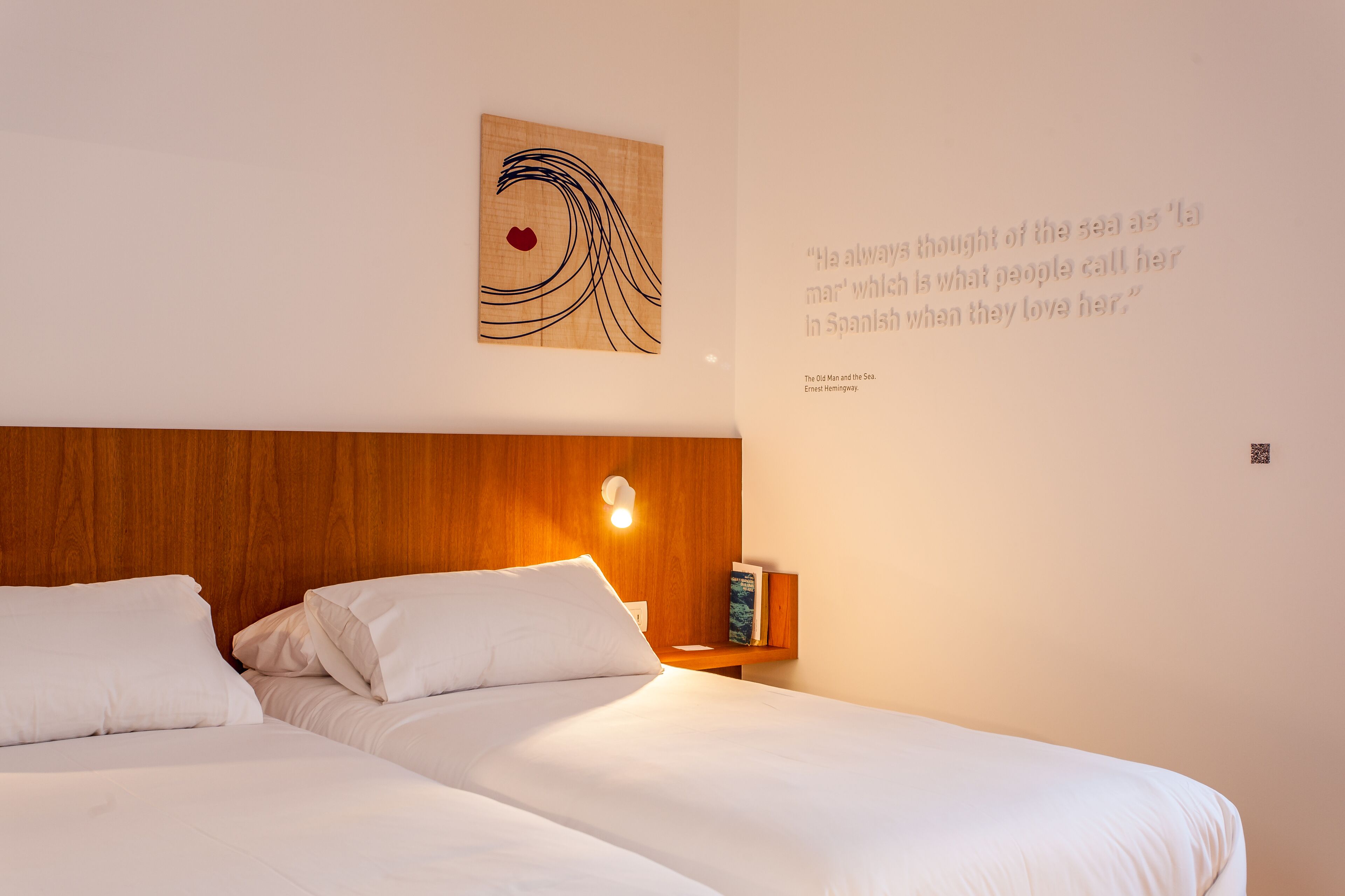 twin room, non smoking | premium bedding, memory-foam beds, minibar, in-room safe