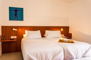 Twin Room, Non Smoking | Premium bedding, memory foam beds, minibar, in-room safe - Hotel Bela Fisterra (Fisterra)