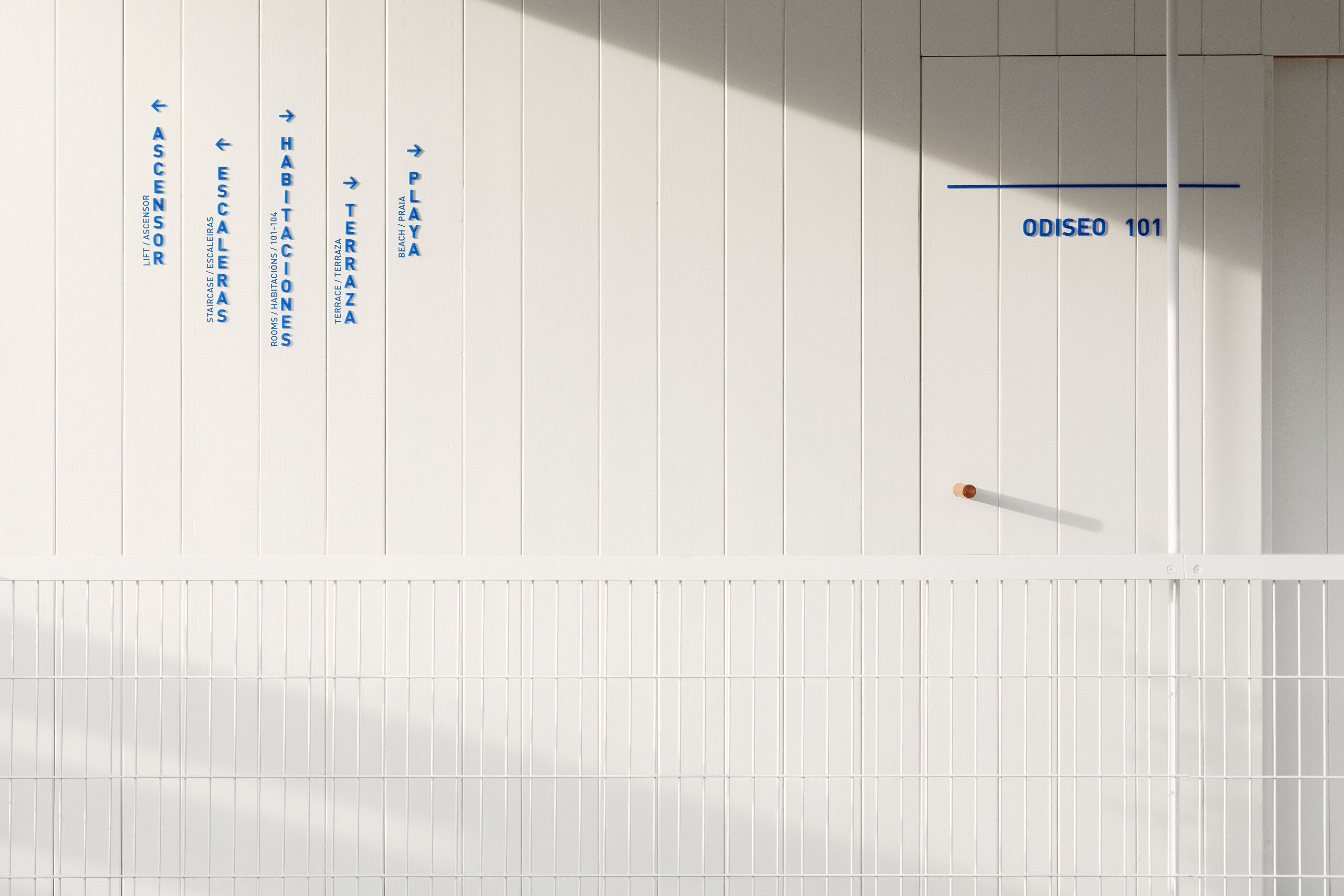 32-inch smart tv with cable channels, tv