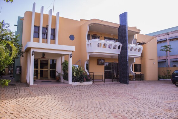 Property grounds - Lovista Hotel (Accra)