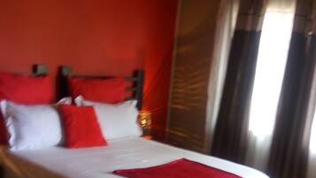 Minibar, desk, soundproofing, iron/ironing board