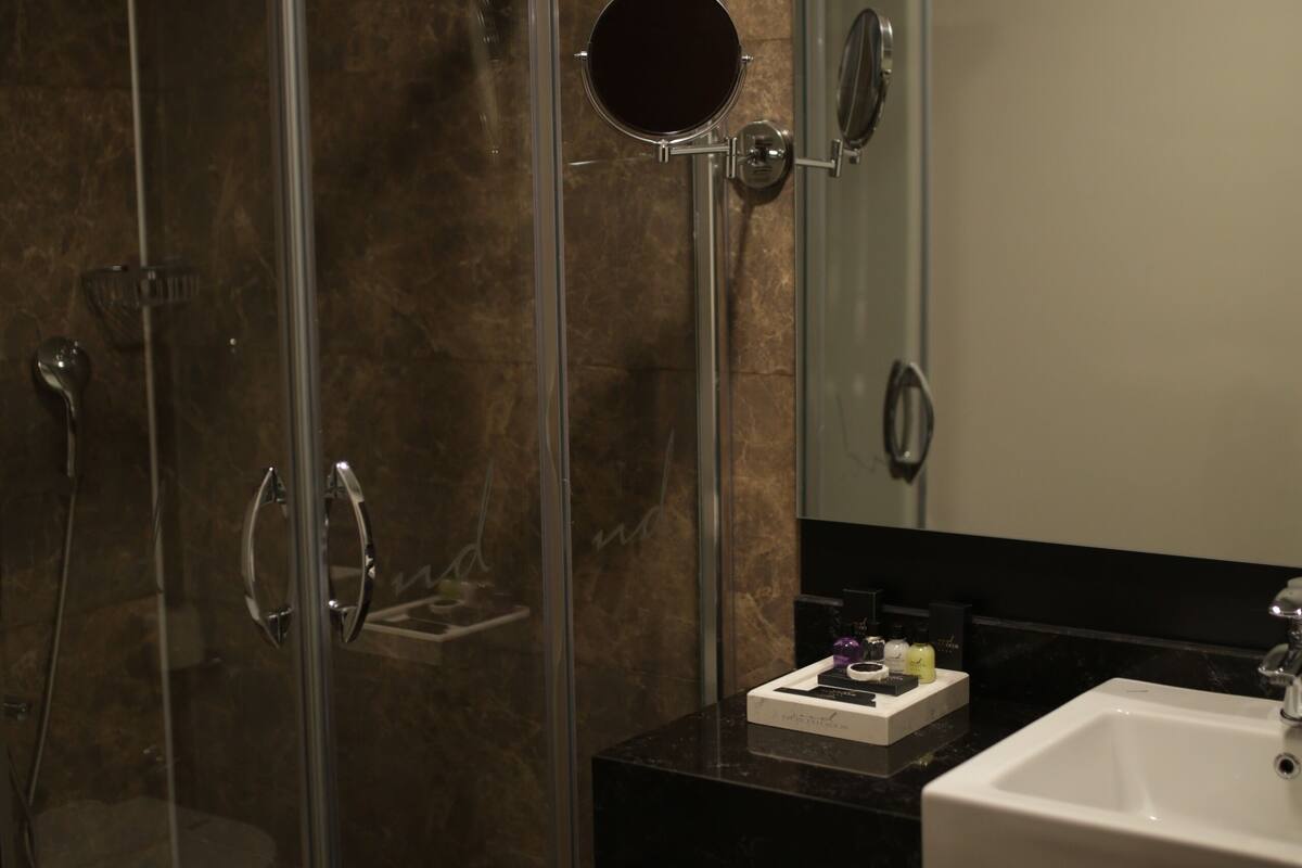 comfort triple room | bathroom | shower, free toiletries, hair dryer, towels