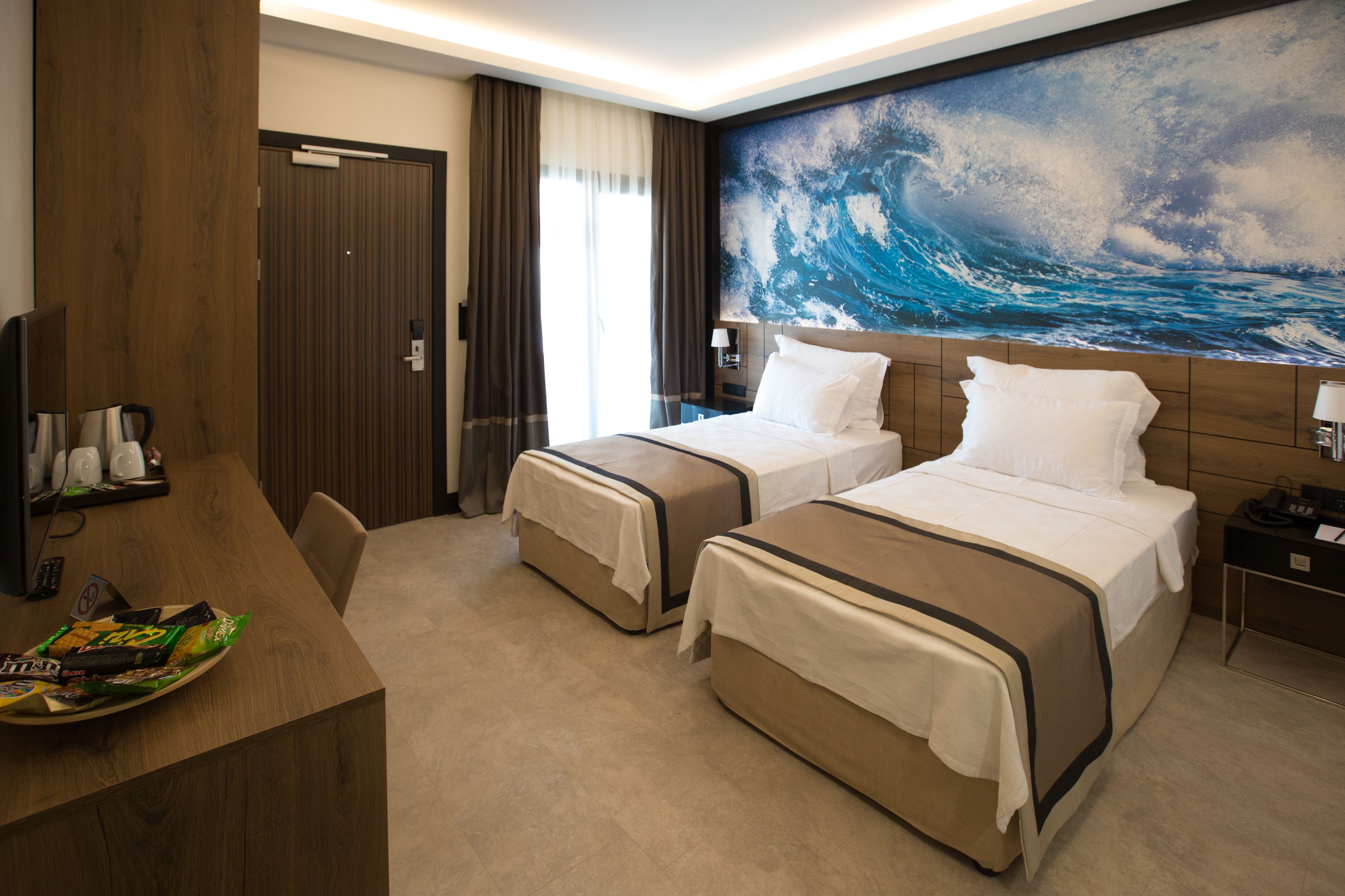 standard room | minibar, in-room safe, soundproofing, iron/ironing board