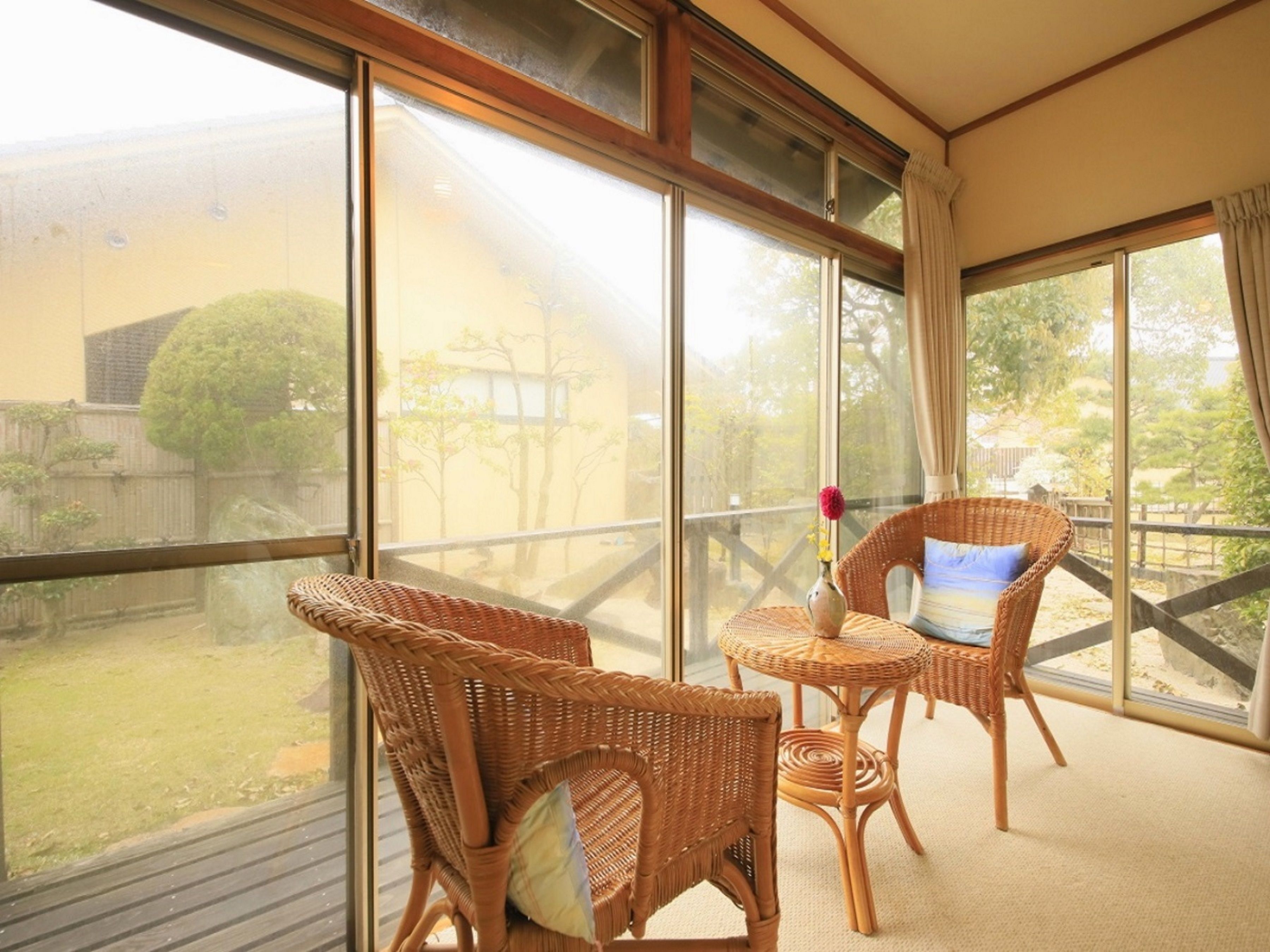 스탠다드 트윈룸, 침실 1개, 금연, 전용 욕실 (with Antechamber) | 1 개의 침실, 객실 내 금고, 각각 다른 스타일의 인테리어, 각각 다르게 가구 비치