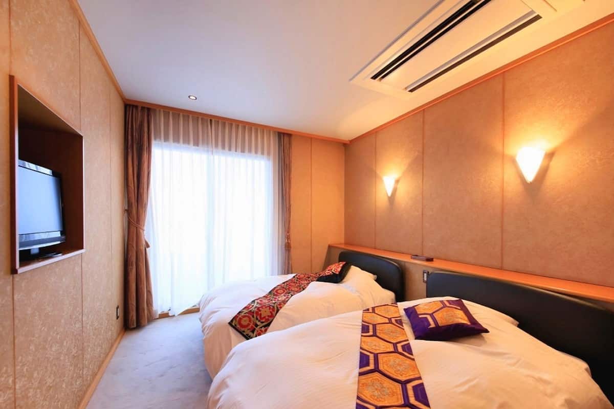 1 bedroom, in-room safe, individually decorated, individually furnished