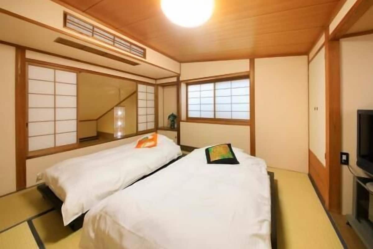 1 bedroom, in-room safe, individually decorated, individually furnished