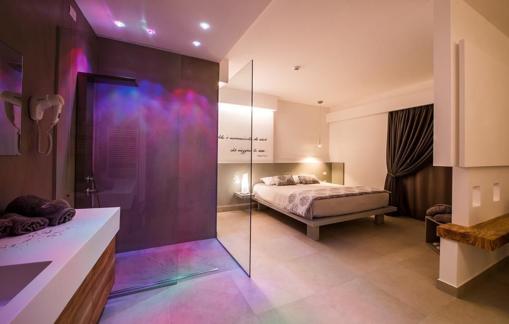 executive suite, balcony, valley view | minibar, in-room safe, desk, cots/infant beds