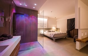 Executive-Suite, Balkon, Talblick | Minibar, Zimmersafe, Schreibtisch, Babybetten
