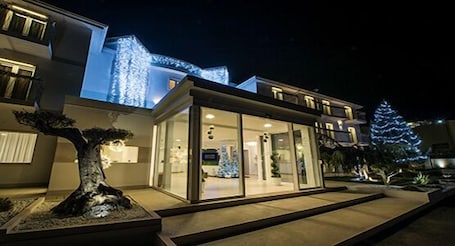 Front of property - evening/night