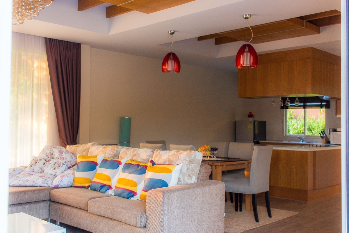 Family Villa, 2 Bedrooms, Ocean View, Mountainside | Private kitchen | Fridge, microwave, electric kettle
