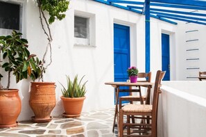 Terrace/patio - Manousos' Rooms (Syros)