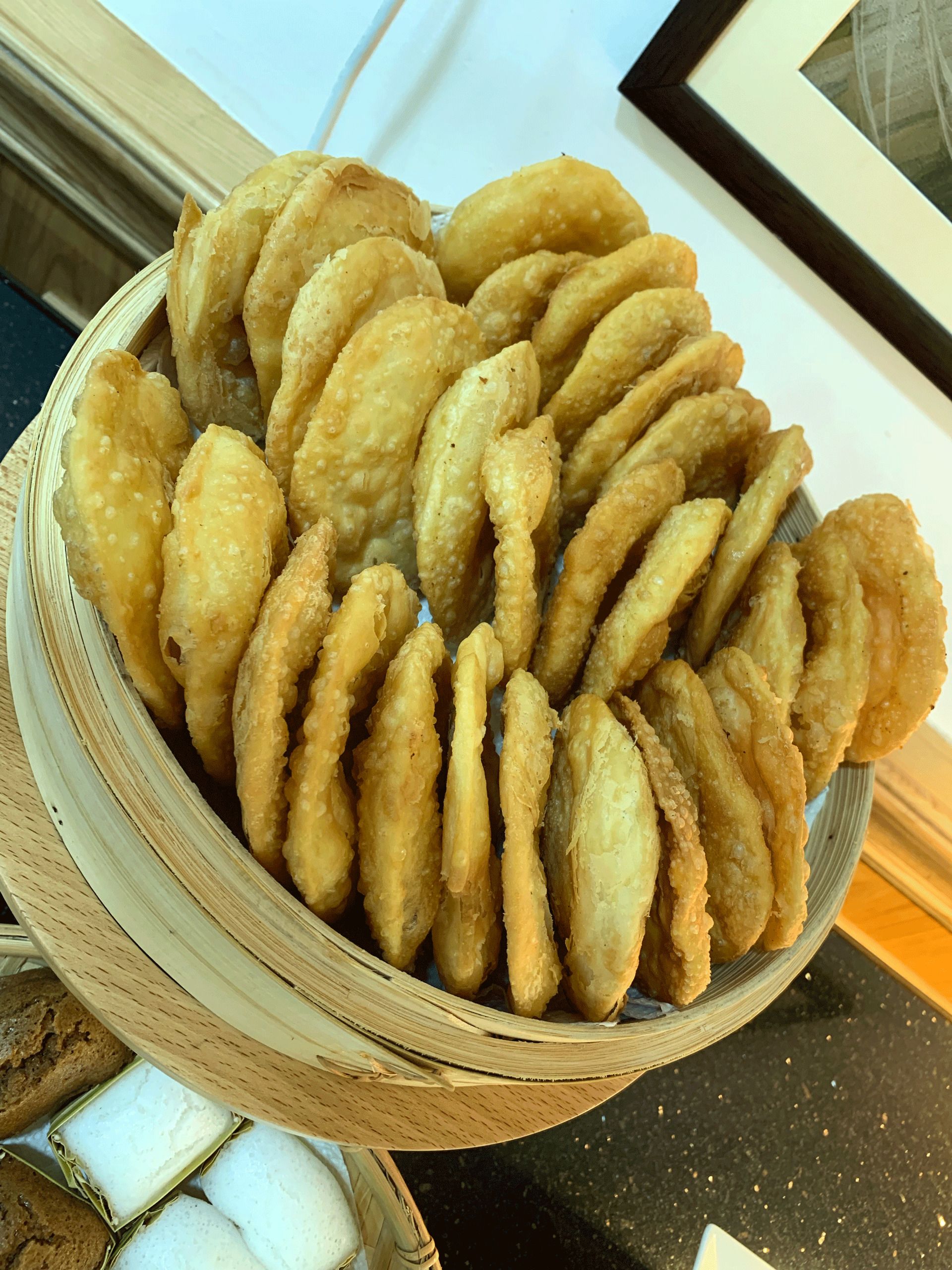A basket of fried snacks.