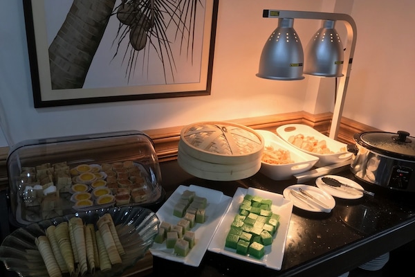 Petit déjeuner composé de spécialités régionales compris tous les jours