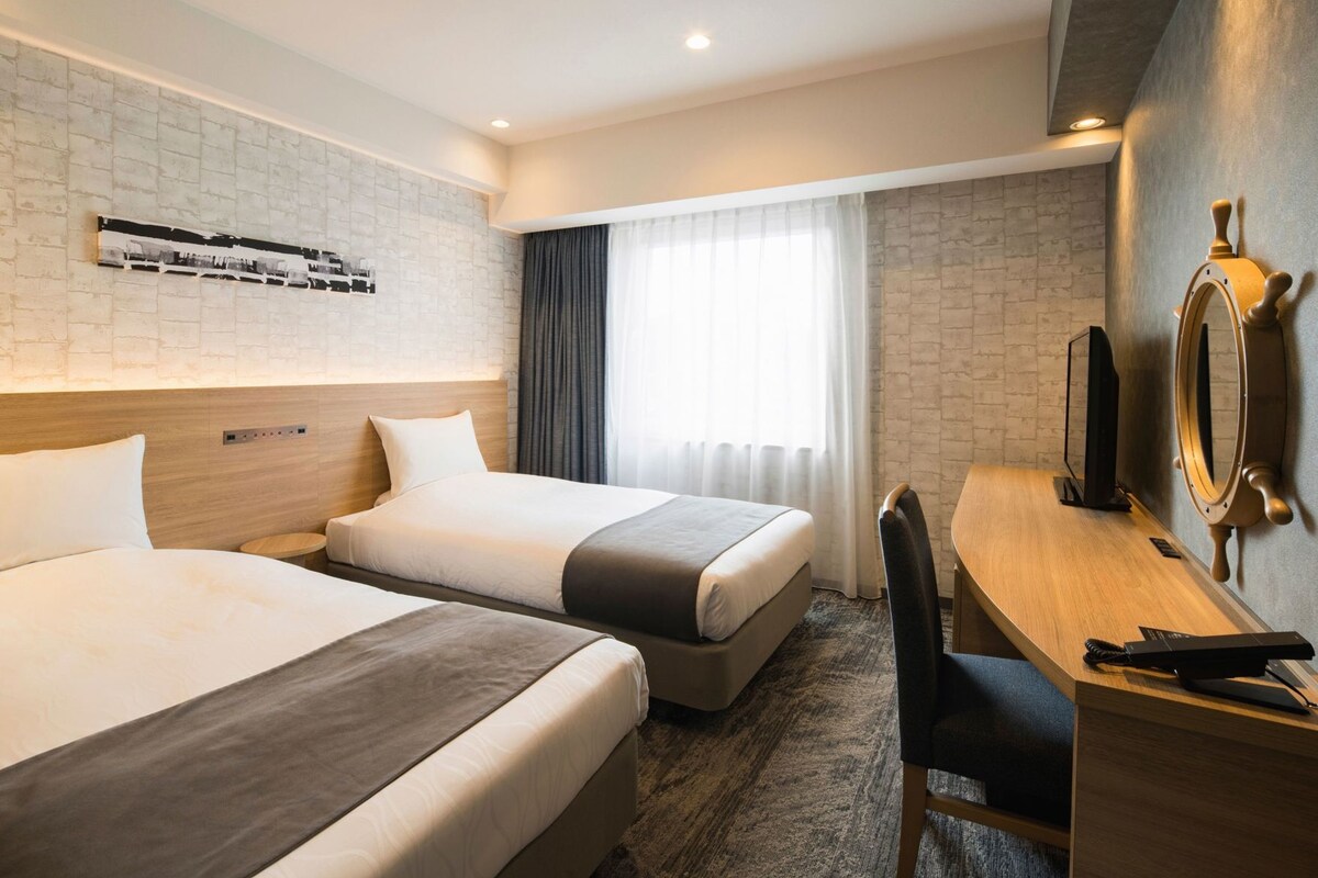 In-room safe, desk, blackout drapes, soundproofing
