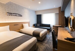 In-room safe, desk, blackout curtains, soundproofing - Hotel Torifito Otaru Canal (Otaru)
