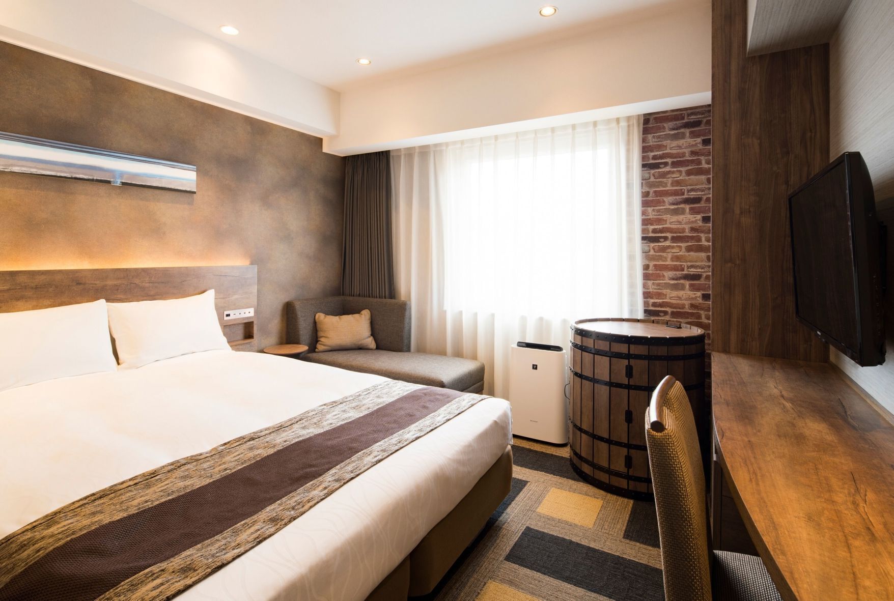 In-room safe, desk, blackout drapes, soundproofing