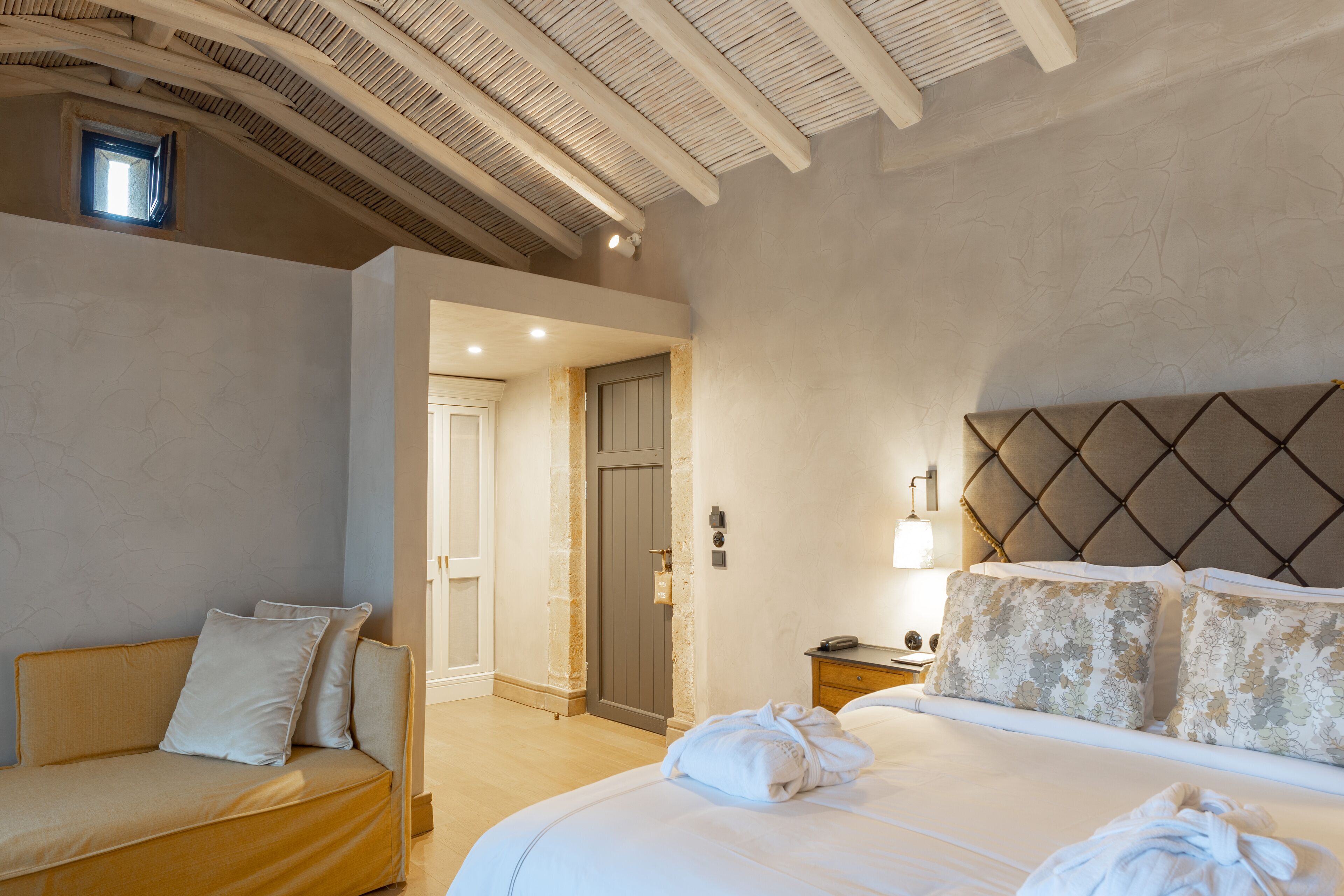 executive double room | premium bedding, pillow-top beds, minibar, in-room safe