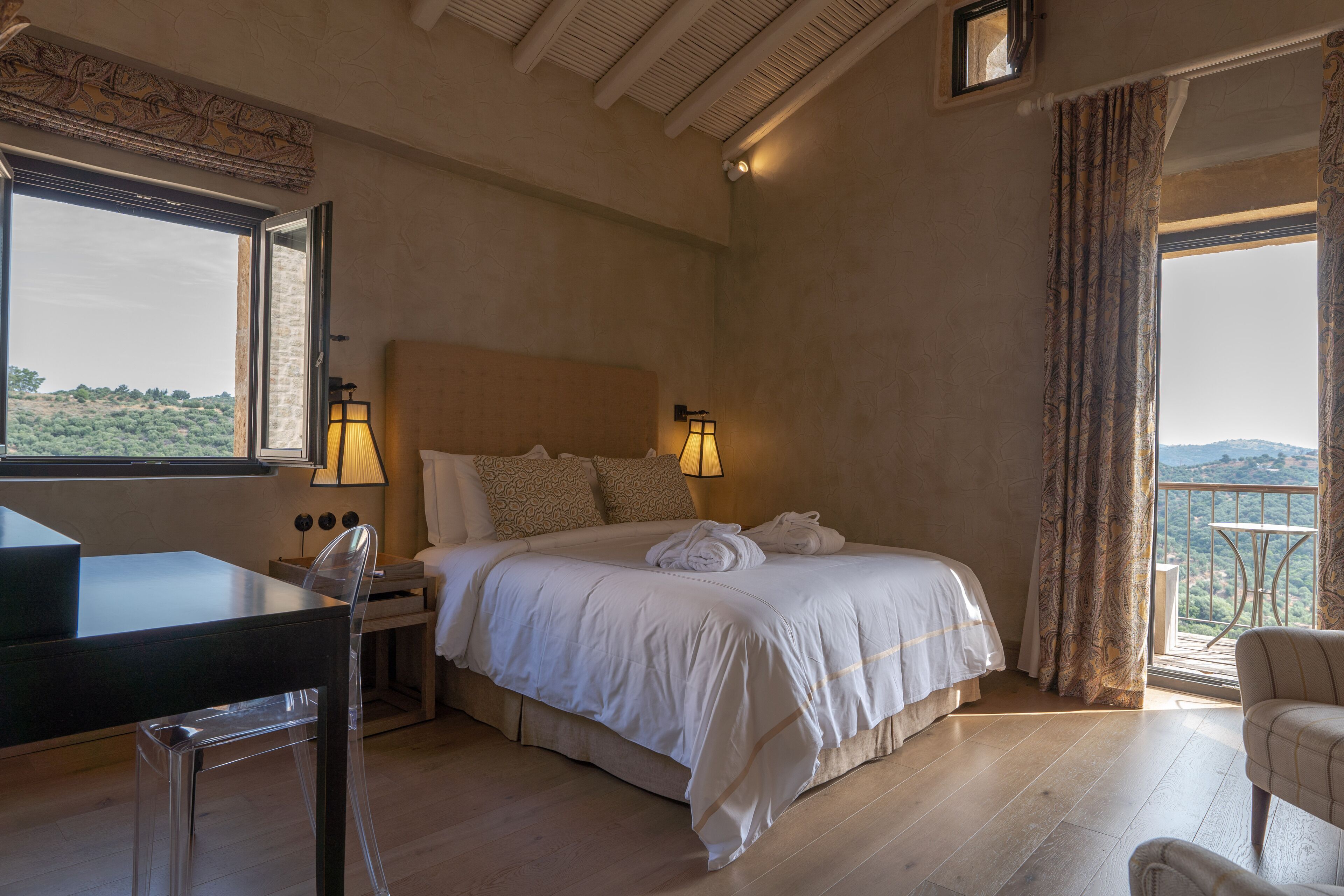 deluxe double room, 1 king bed, non smoking, balcony | premium bedding, pillow-top beds, minibar, in-room safe