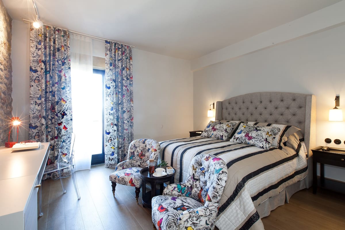 Deluxe Double Room, 1 King Bed, Non Smoking, Balcony