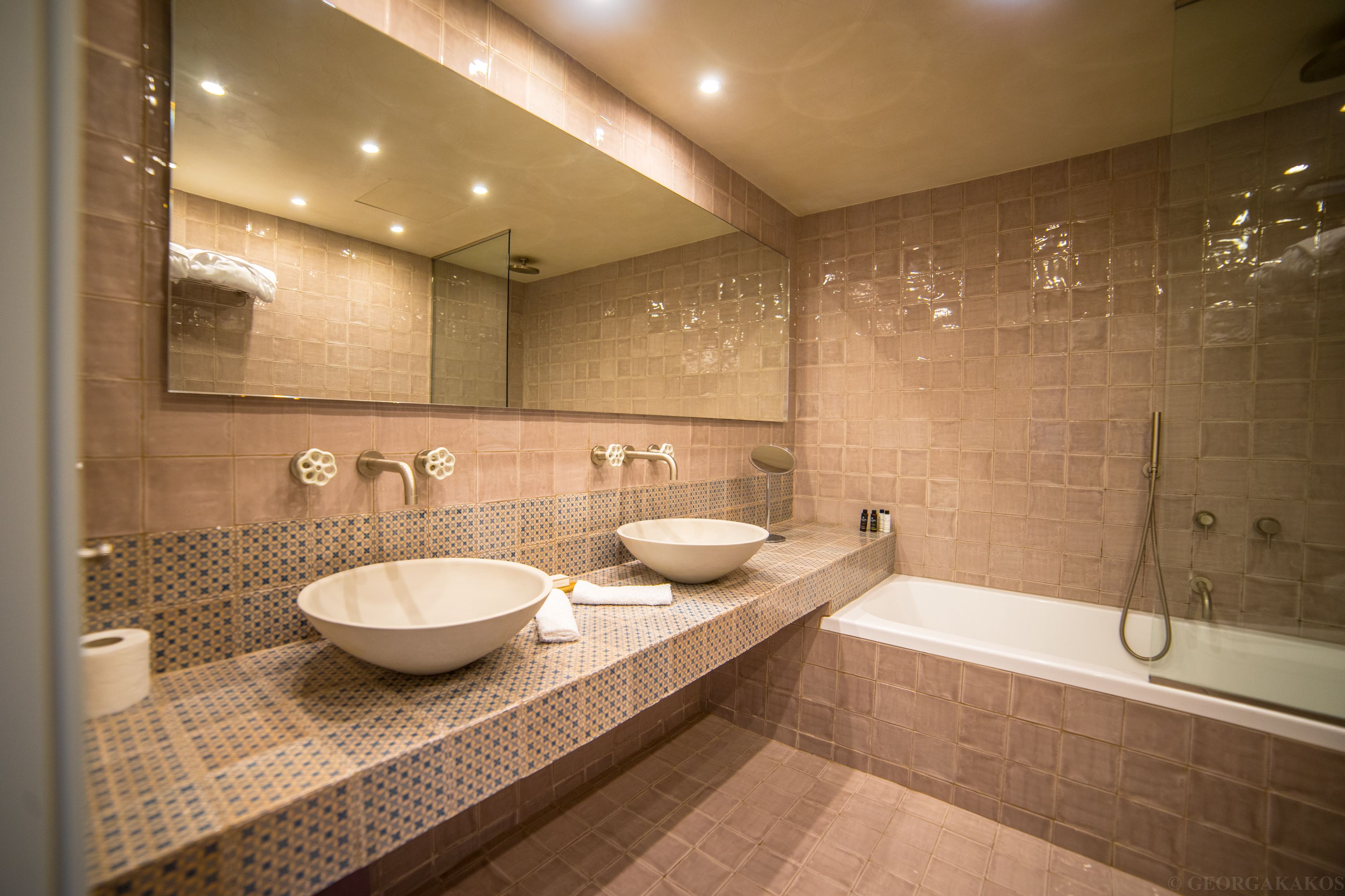 junior suite | premium bedding, pillow-top beds, minibar, in-room safe