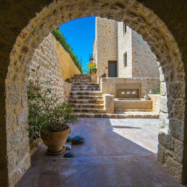 Exterior - Alistos Hotel (East Mani)