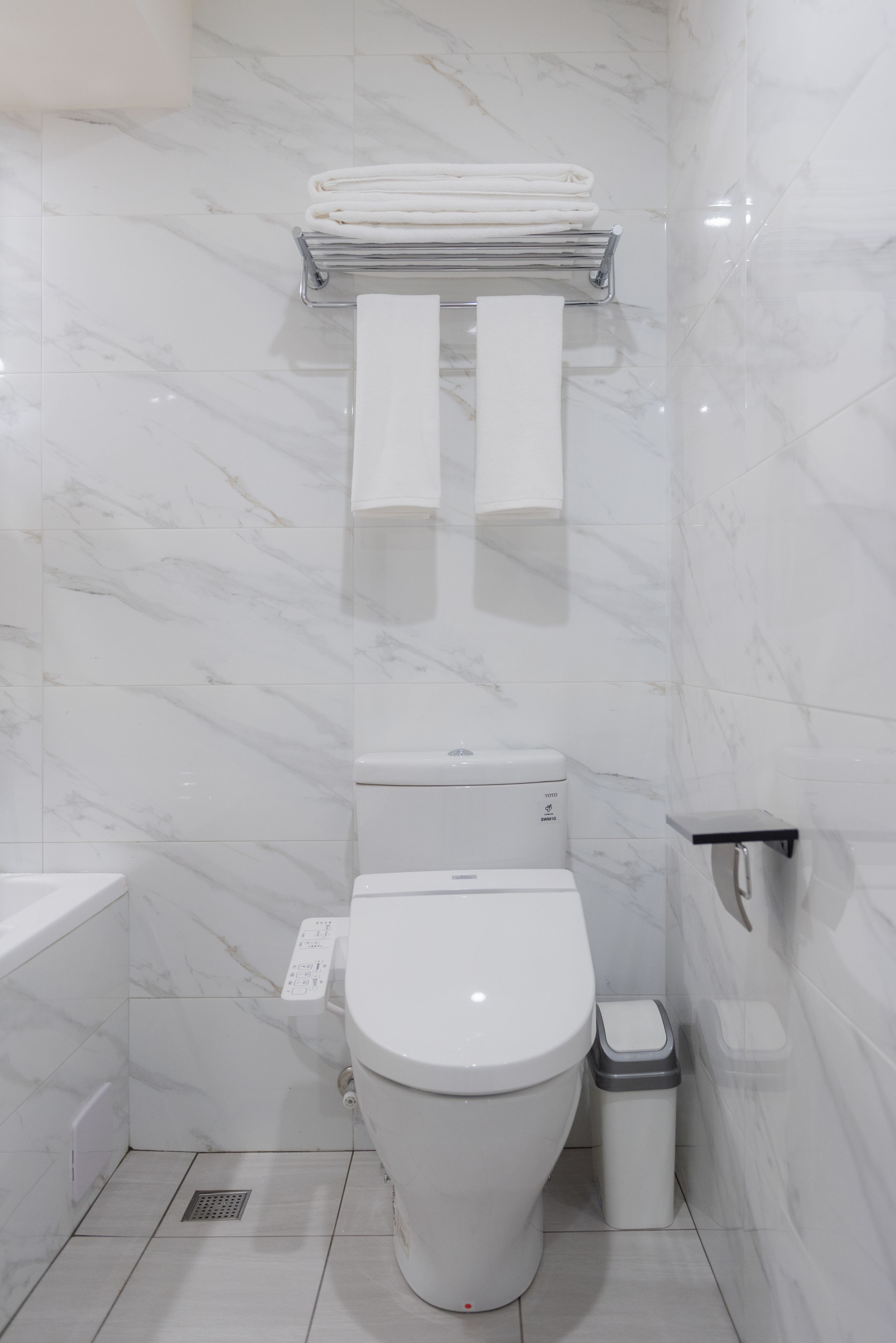 rainfall showerhead, free toiletries, hair dryer, slippers