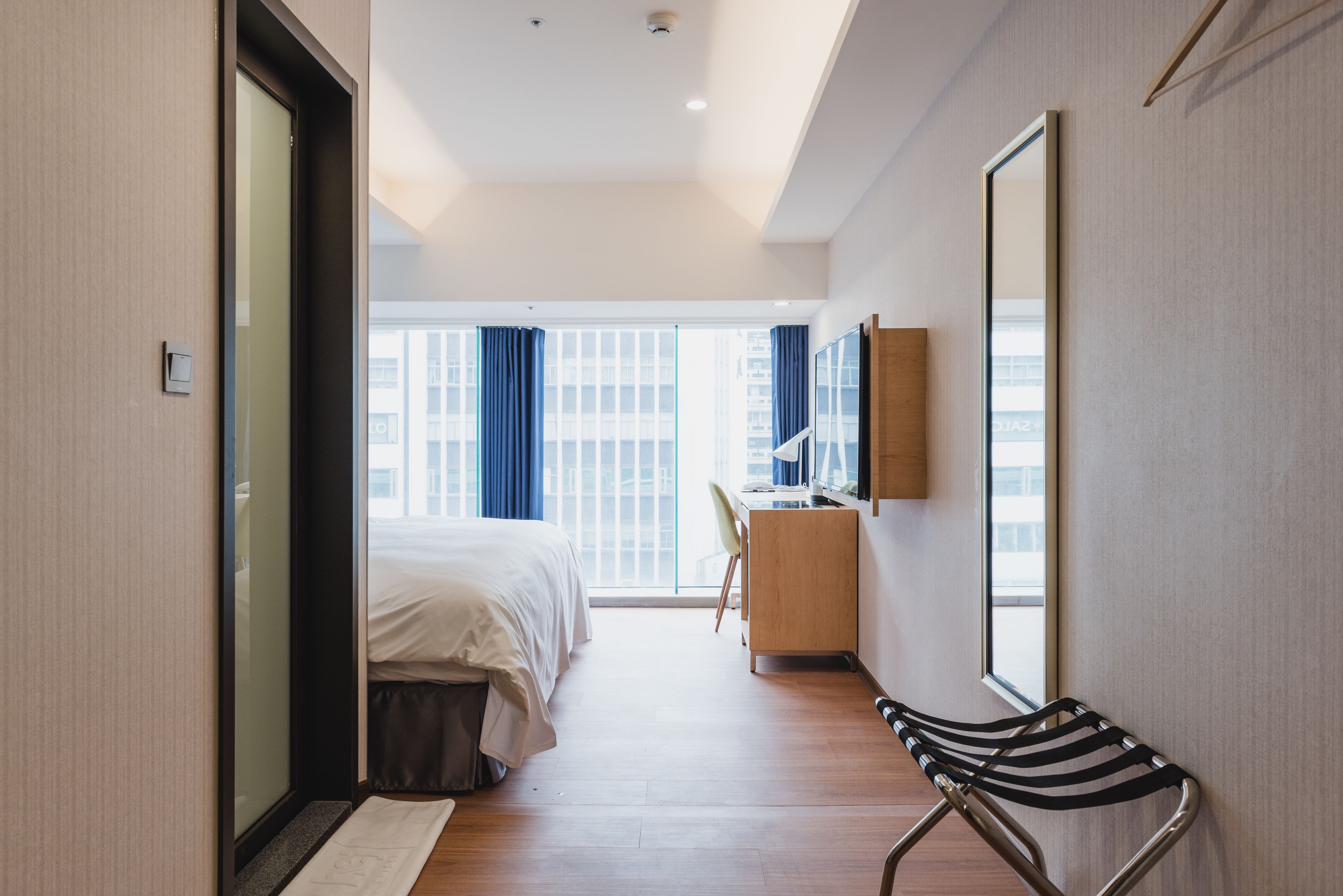 Business Double or Twin Room, City View | Down comforters, free minibar, in-room safe, desk