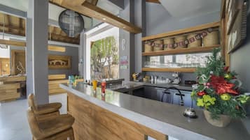 Petit déjeuner, déjeuner et dßner servis sur place