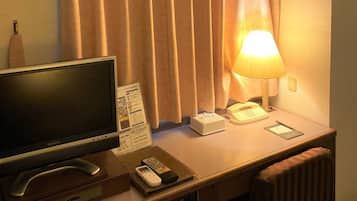 办公桌、遮光窗帘、熨斗/熨板、免费 WiFi