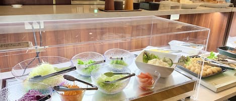 Café da manhã com buffet todos os dias (JPY 1100 por pessoa)