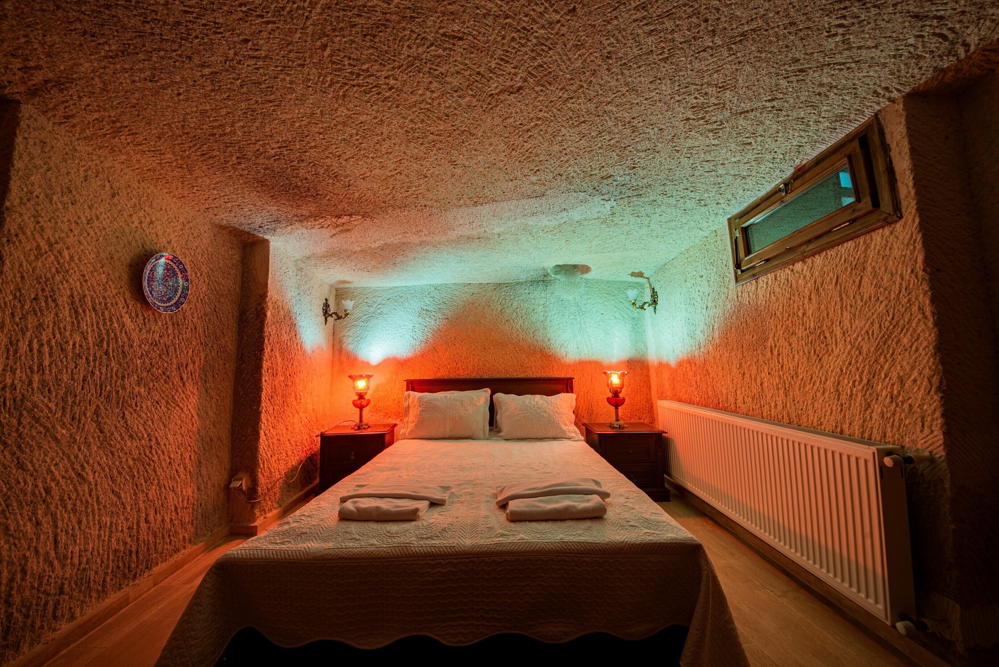 family room | 1 bedroom, in-room safe, desk, iron/ironing board