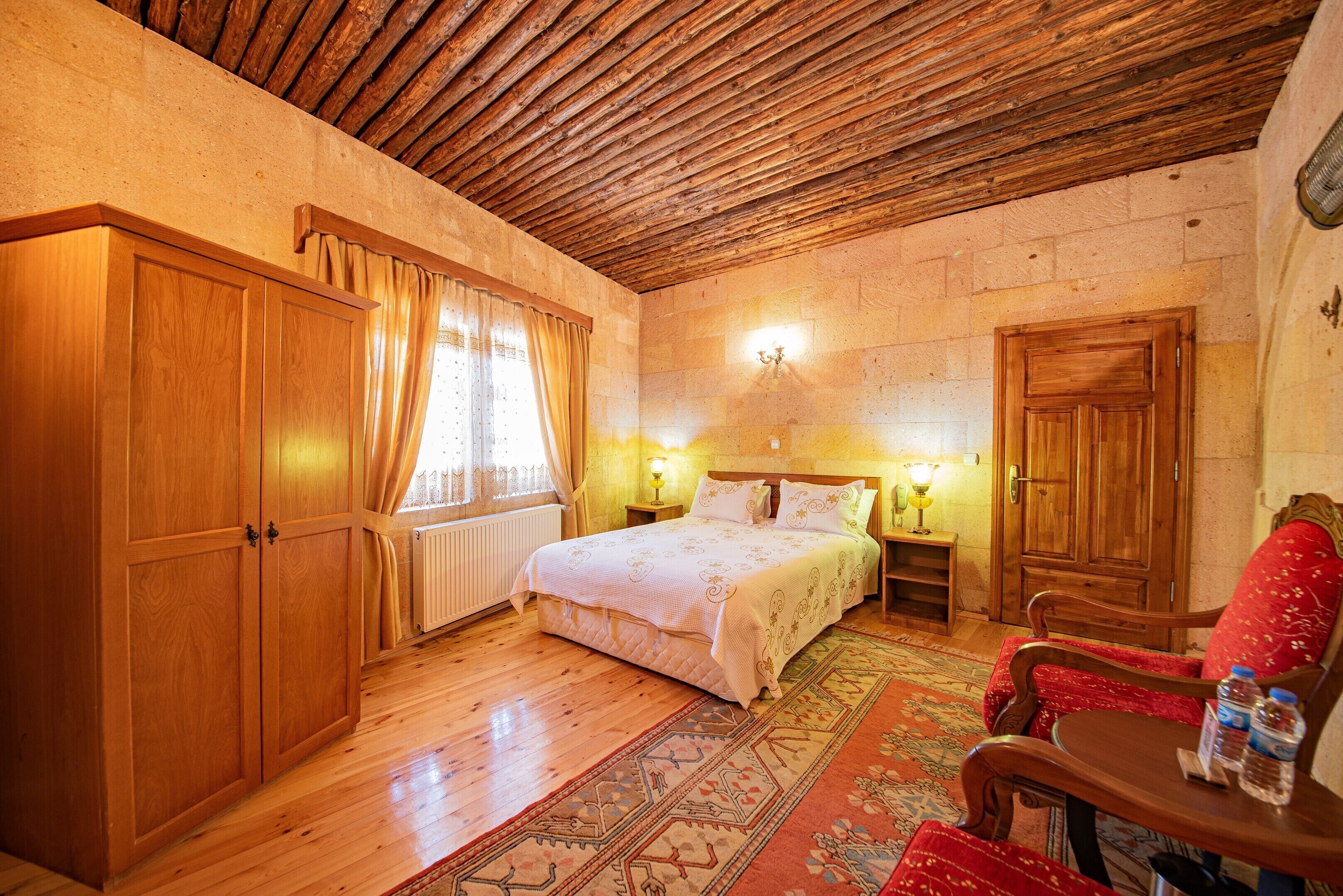 superior room | 1 bedroom, in-room safe, desk, iron/ironing board