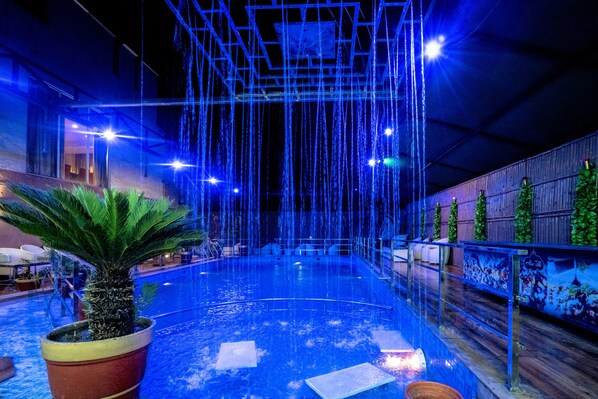 Outdoor pool - 5 Flowers Ananta Elite, Kota (Kota)