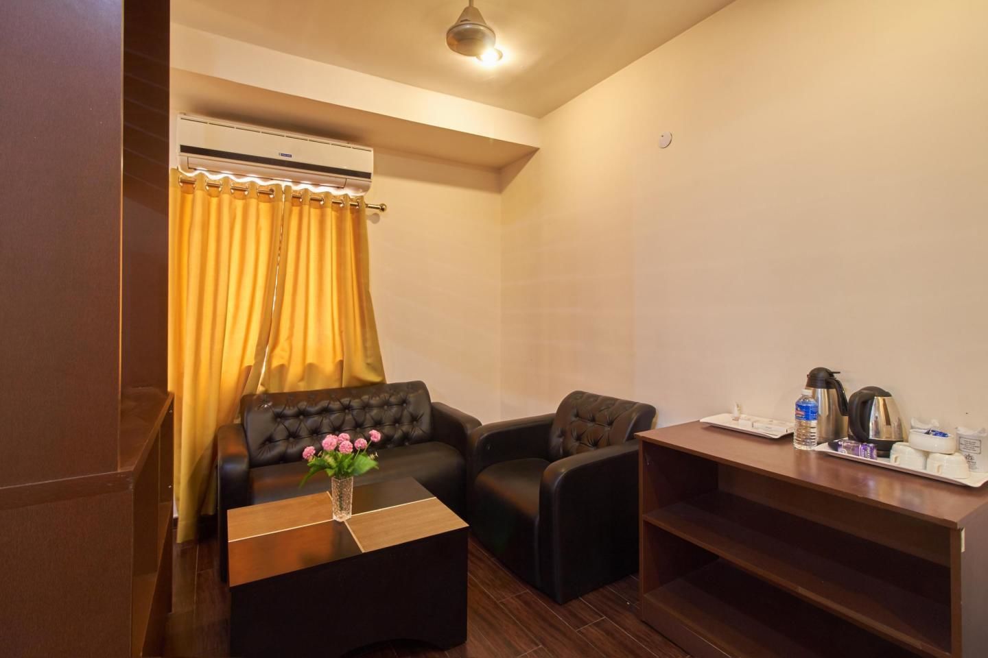 premium double or twin room, city view | living area | flat-screen tv