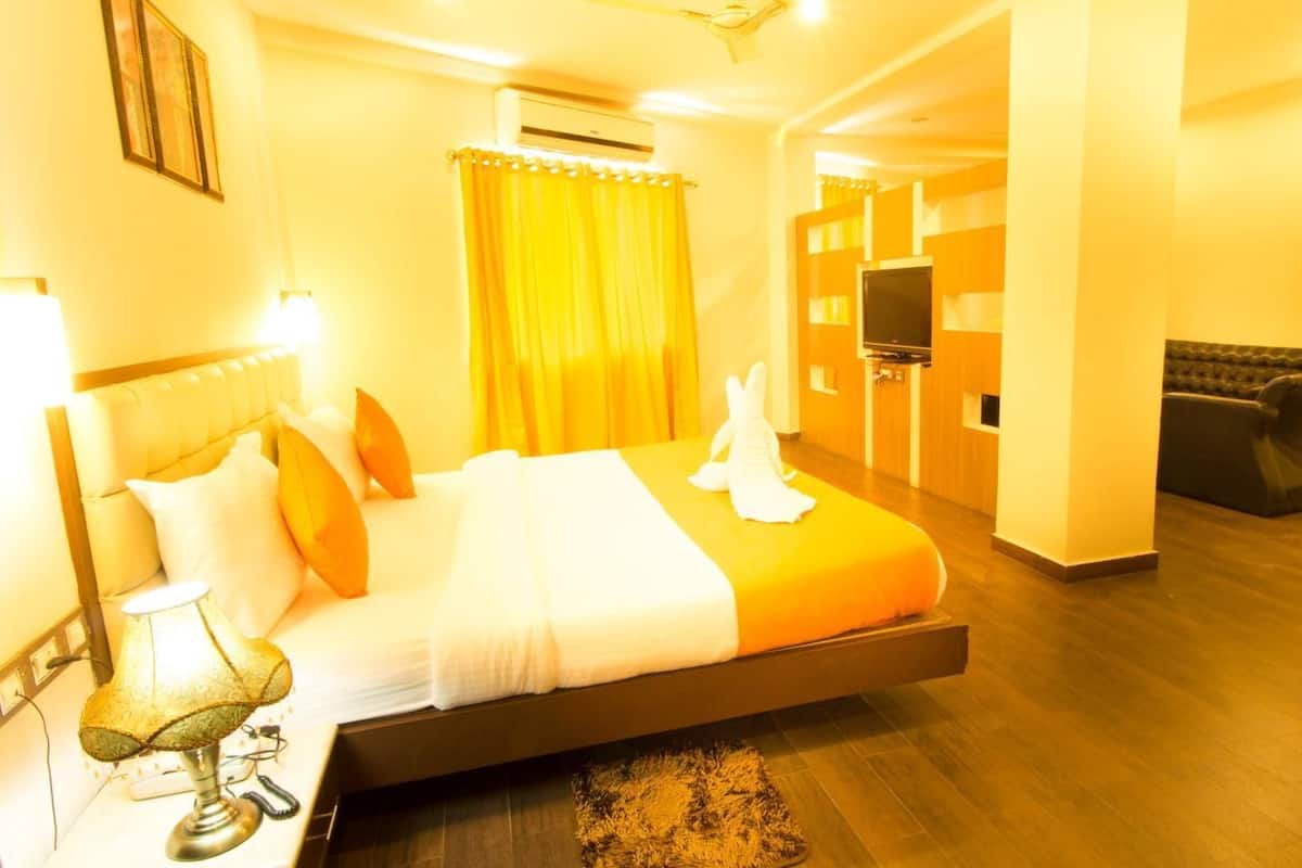 premium double or twin room, city view | premium bedding, in-room safe, desk, soundproofing