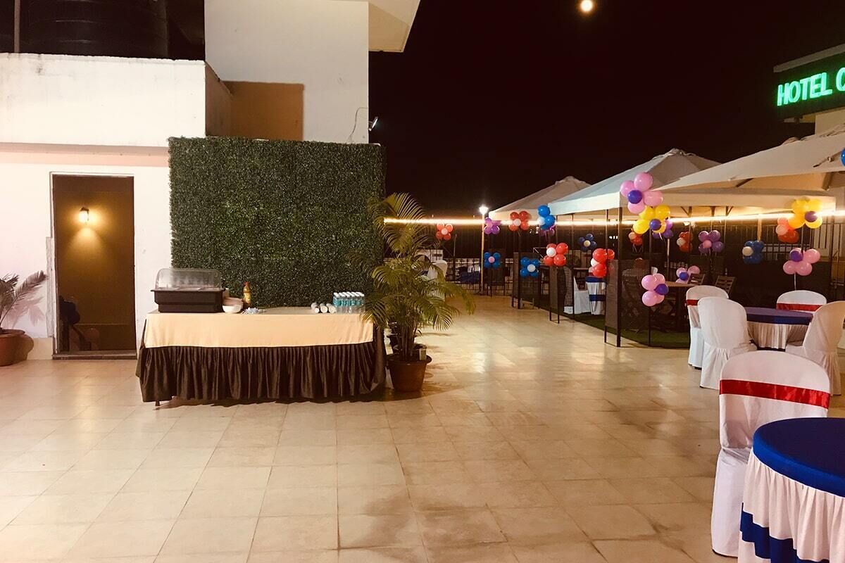 outdoor banquet area