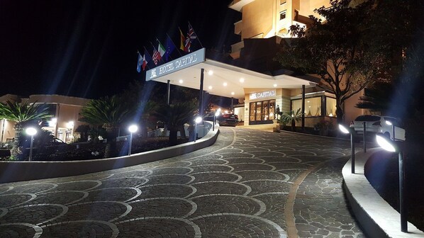 Exterior - Hotel Capital (Campagna)