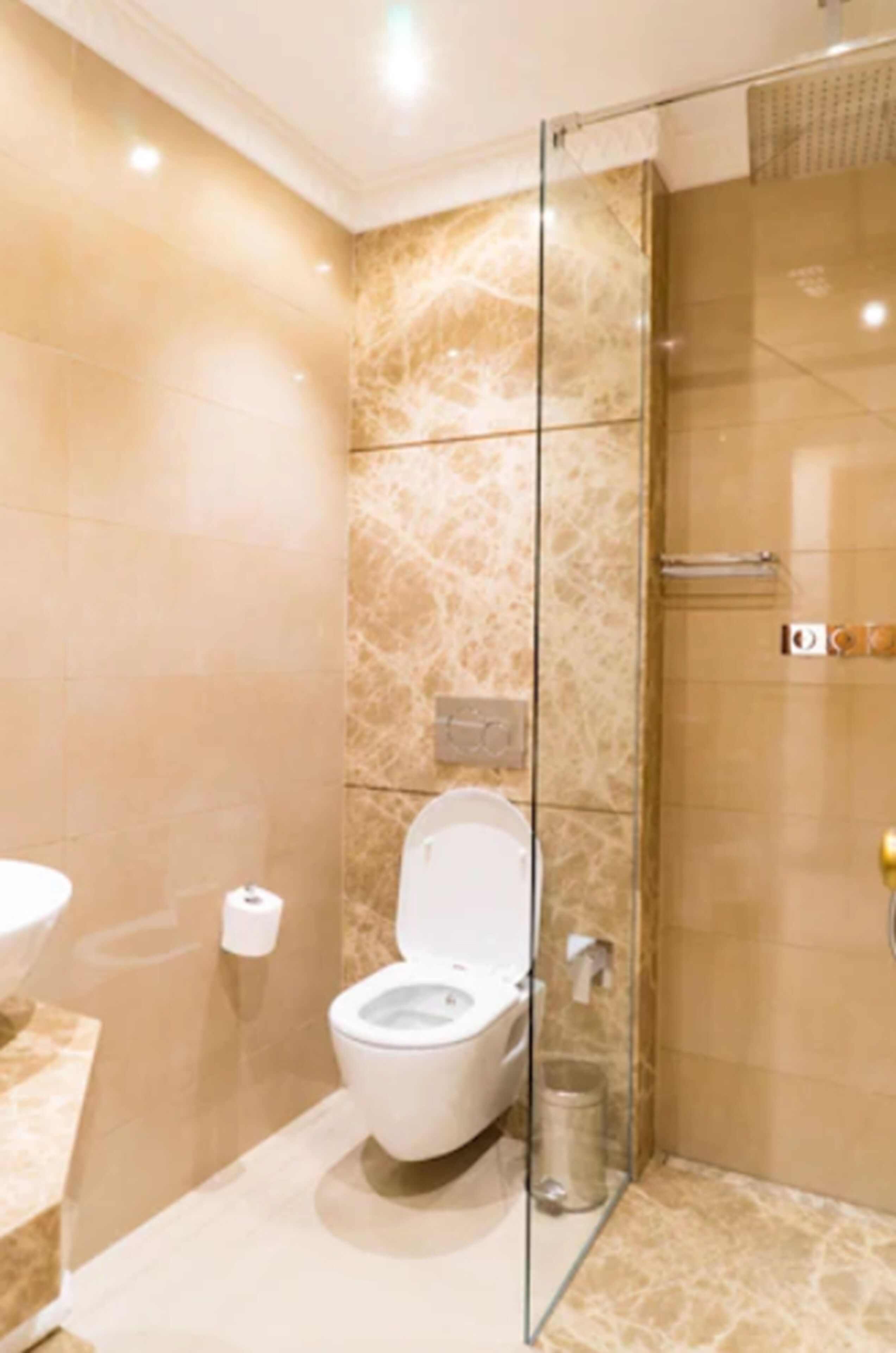 superior double room, 1 double bed | bathroom | shower, free toiletries, hair dryer, slippers