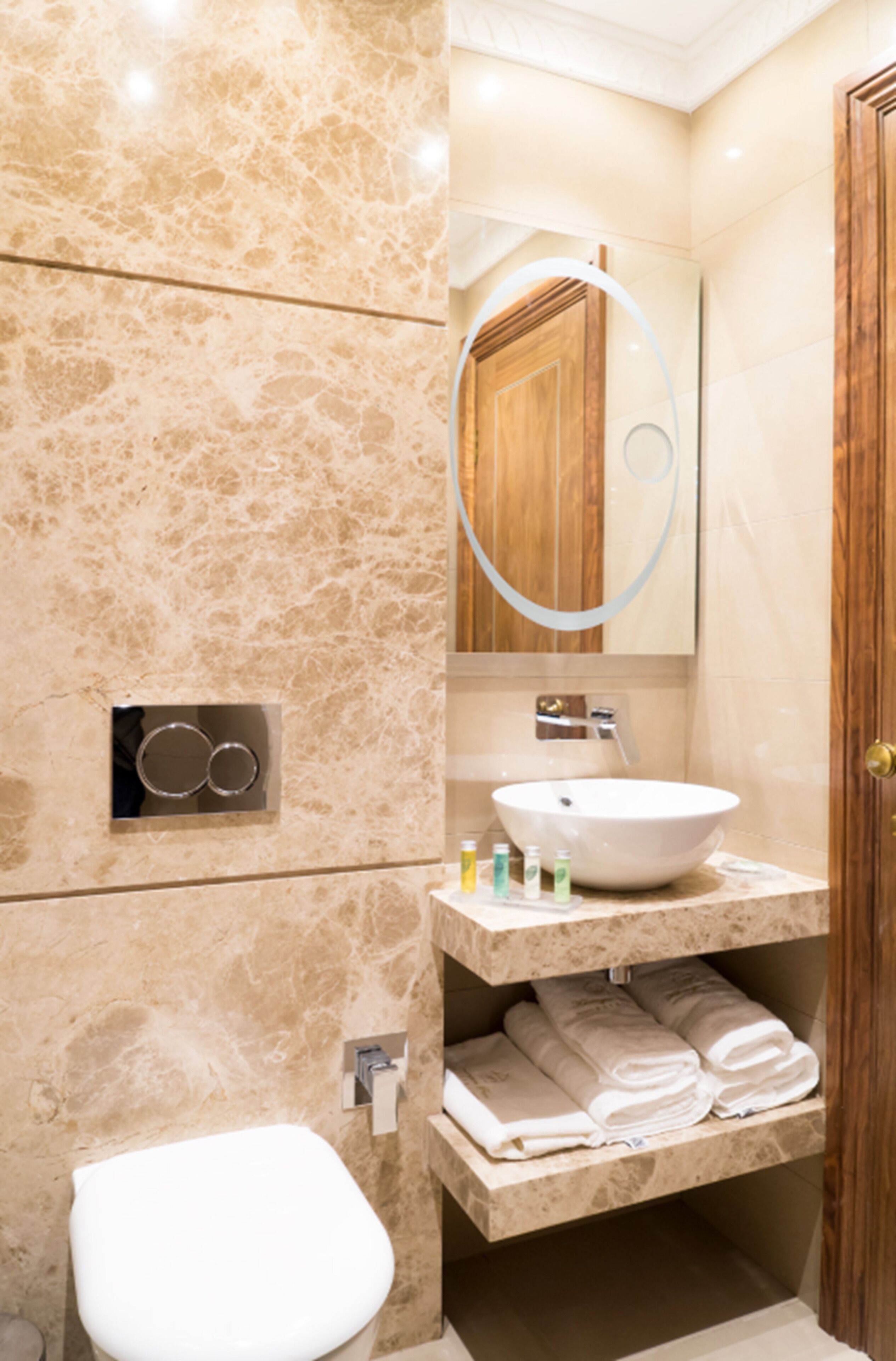 shower, free toiletries, hair dryer, slippers