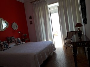 City Room, Private Bathroom (2) | Free WiFi, bed sheets - Sonho de Lisboa B&B (Lisbon)